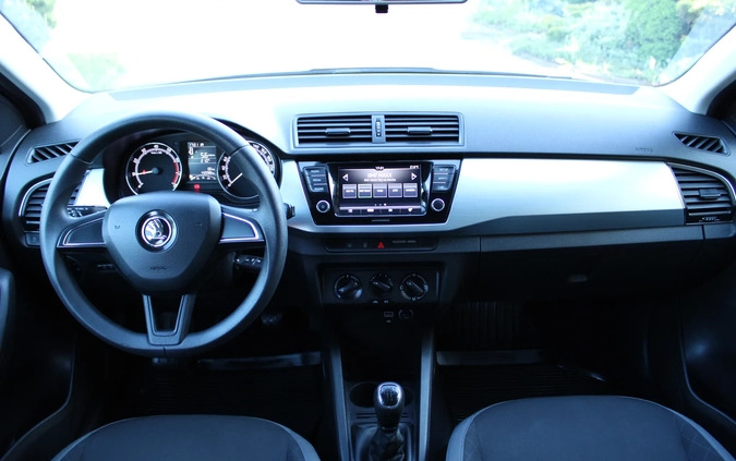 Skoda Fabia cena 39800 przebieg: 142000, rok produkcji 2020 z Ciechanów małe 352